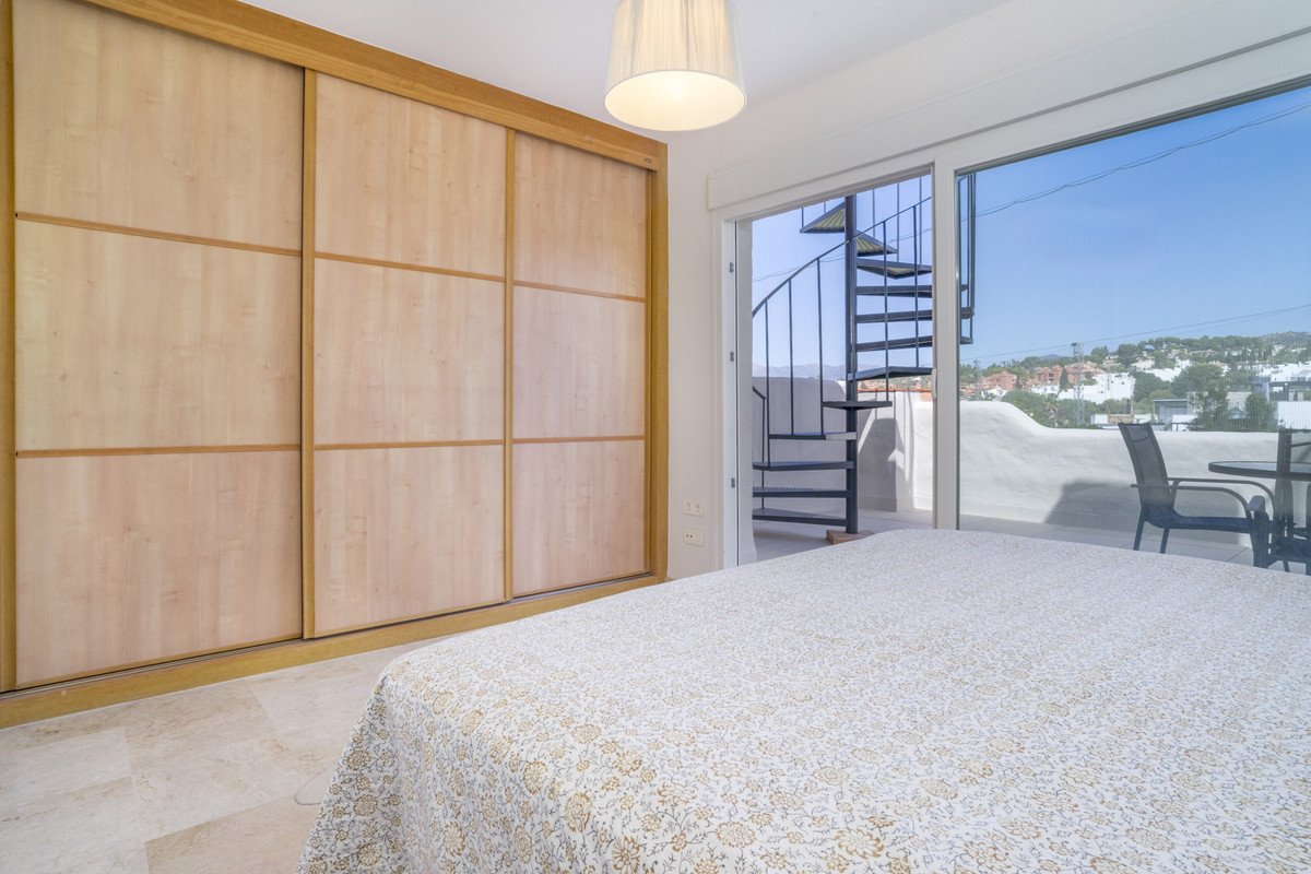 5 Bed Townhouse in Artola