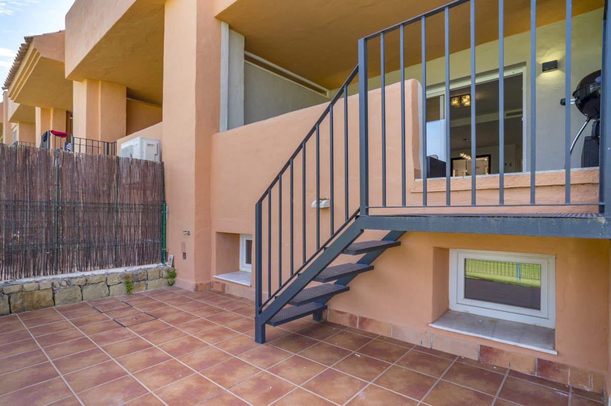 5 Bed Townhouse in Artola
