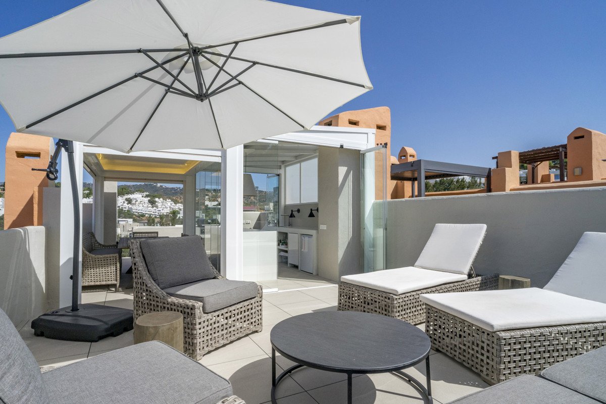5 Bed Townhouse in Artola