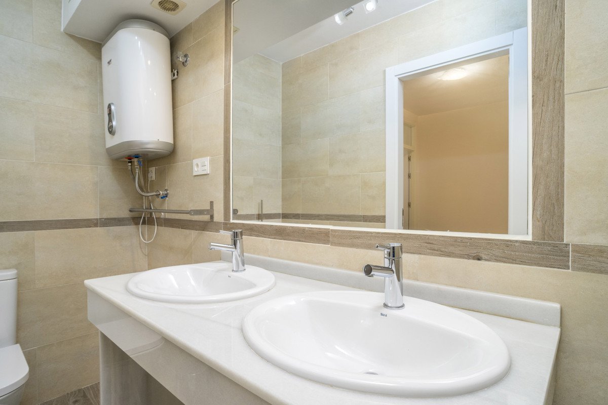 5 Bed Townhouse in Artola