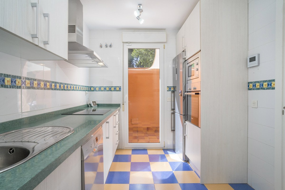 5 Bed Townhouse in Artola