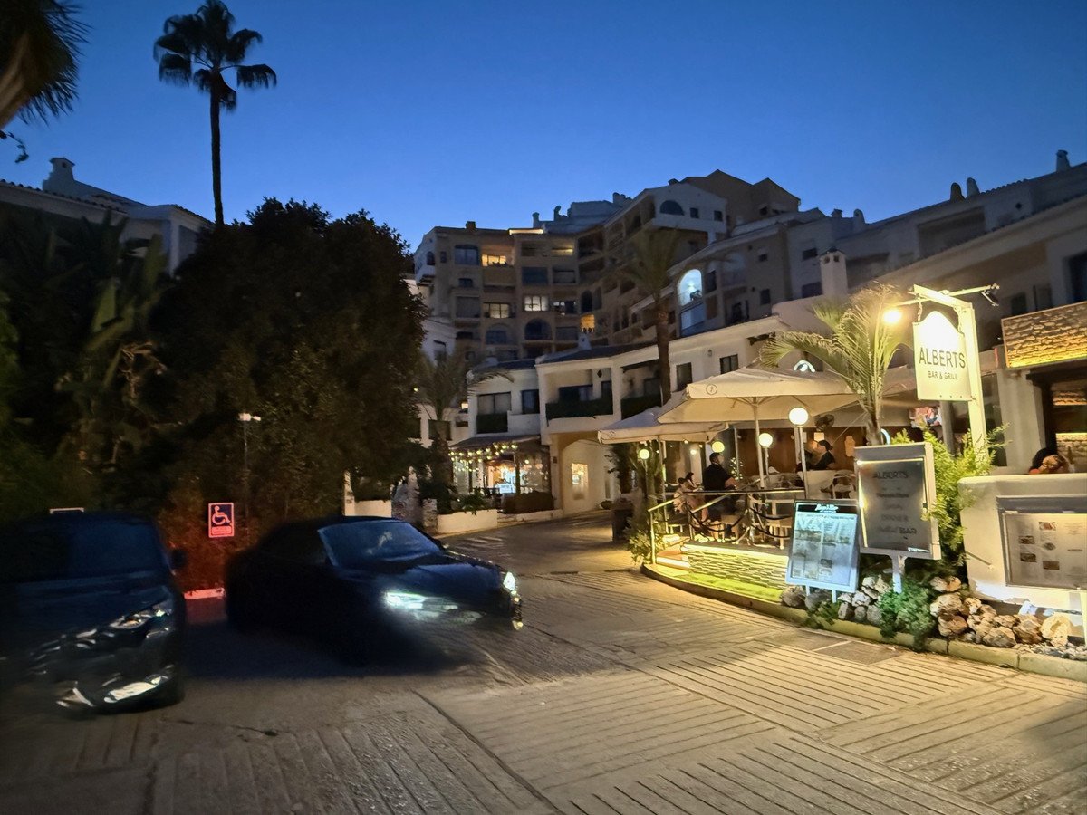 5 Bed Townhouse in Artola