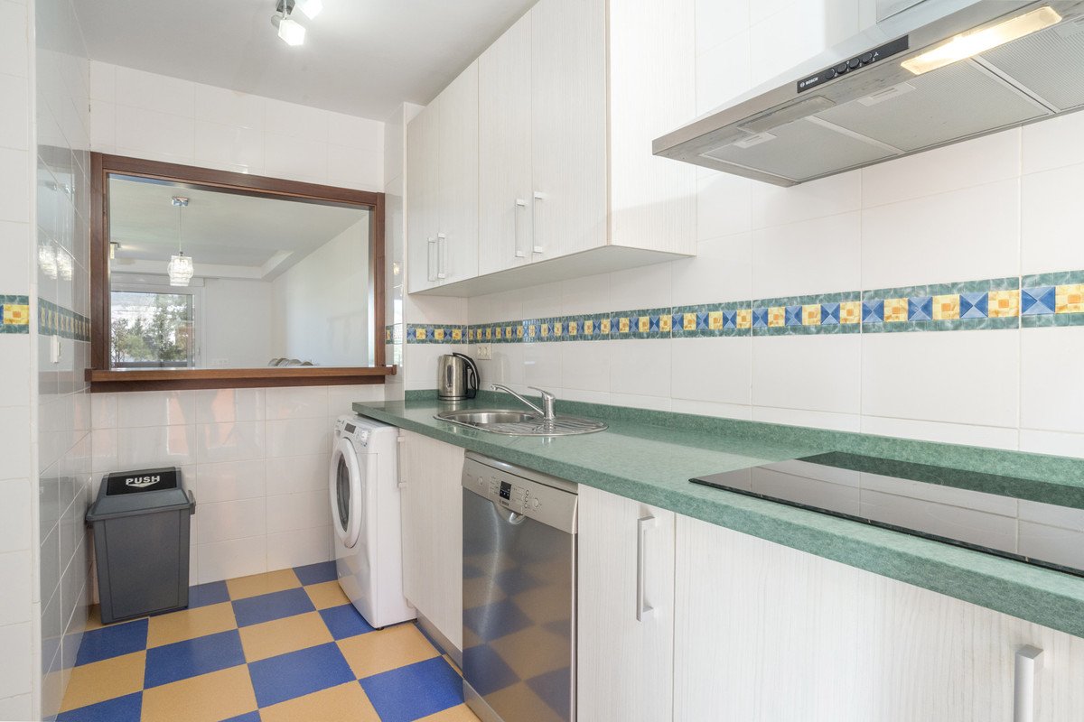 5 Bed Townhouse in Artola