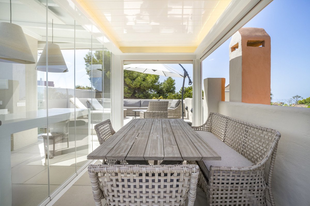 5 Bed Townhouse in Artola