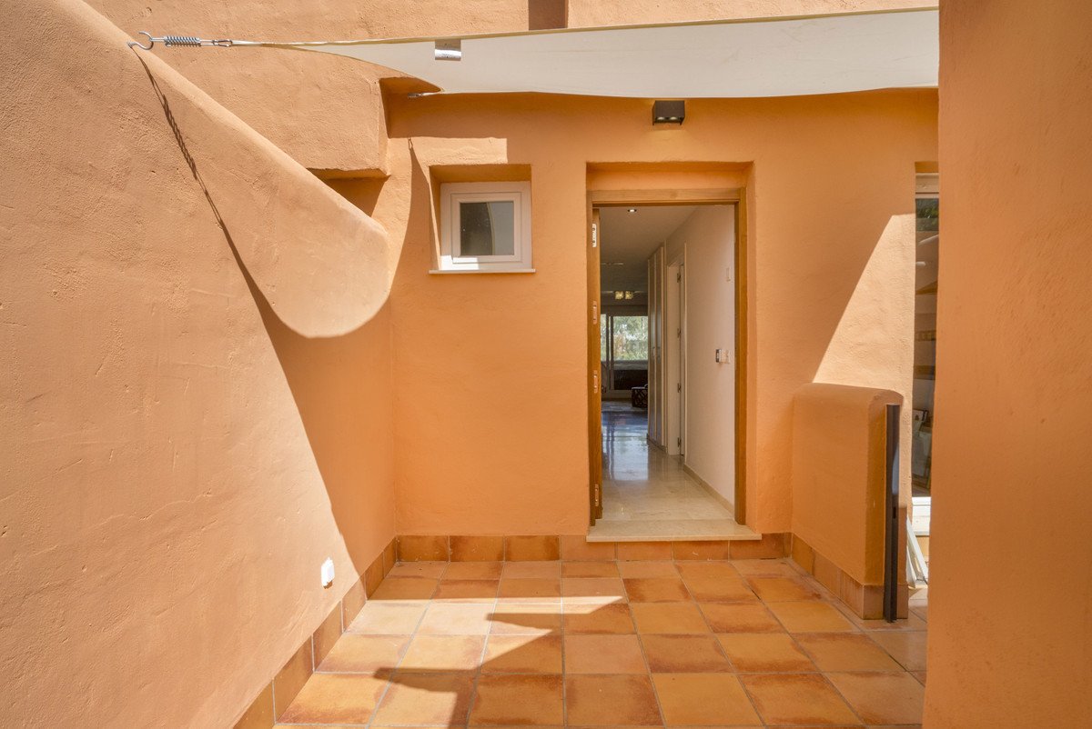 5 Bed Townhouse in Artola