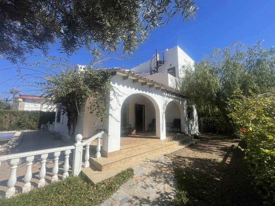 4 Bed Detached Villa in Cabo Roig