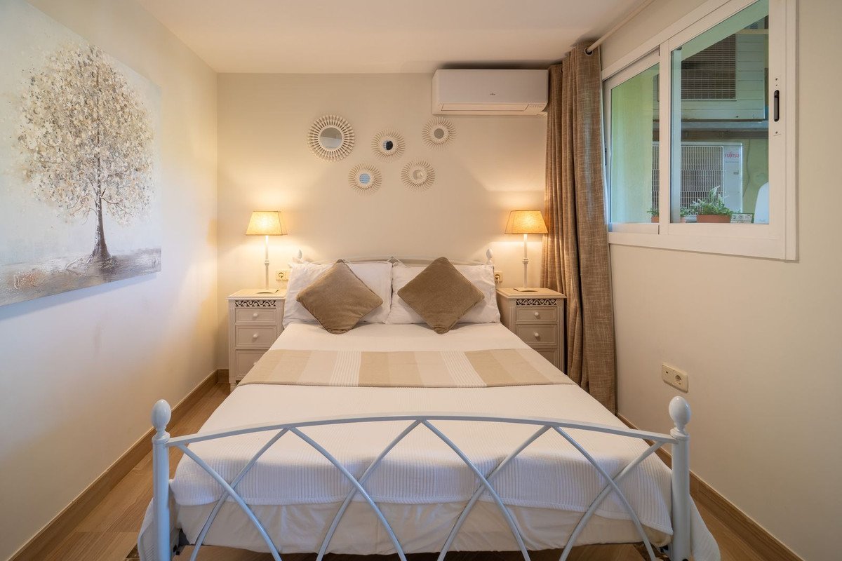 3 Bed Middle Floor Apartment in Elviria