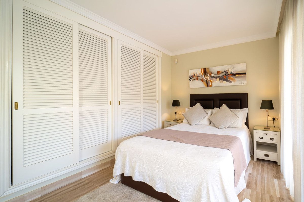 3 Bed Middle Floor Apartment in Elviria