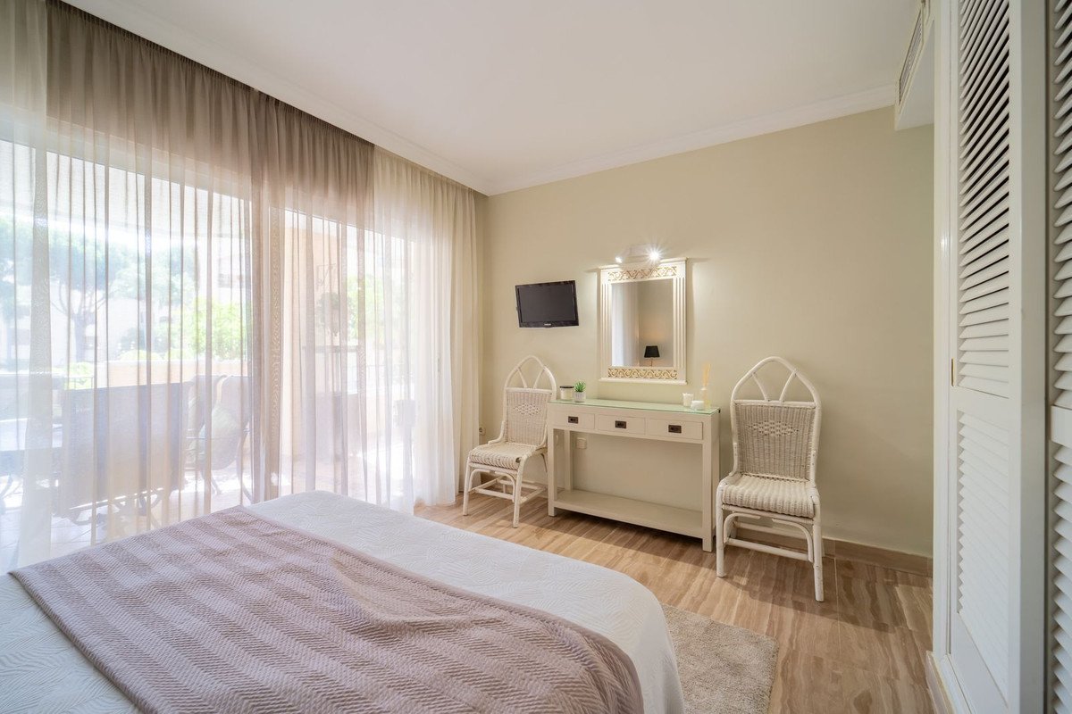 3 Bed Middle Floor Apartment in Elviria