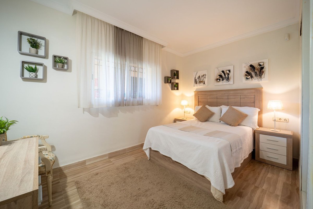 3 Bed Middle Floor Apartment in Elviria