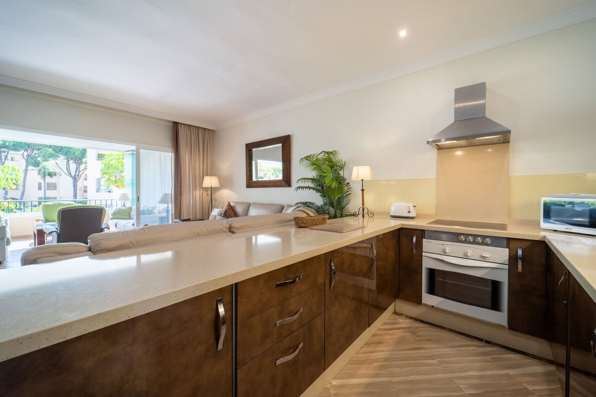 3 Bed Middle Floor Apartment in Elviria