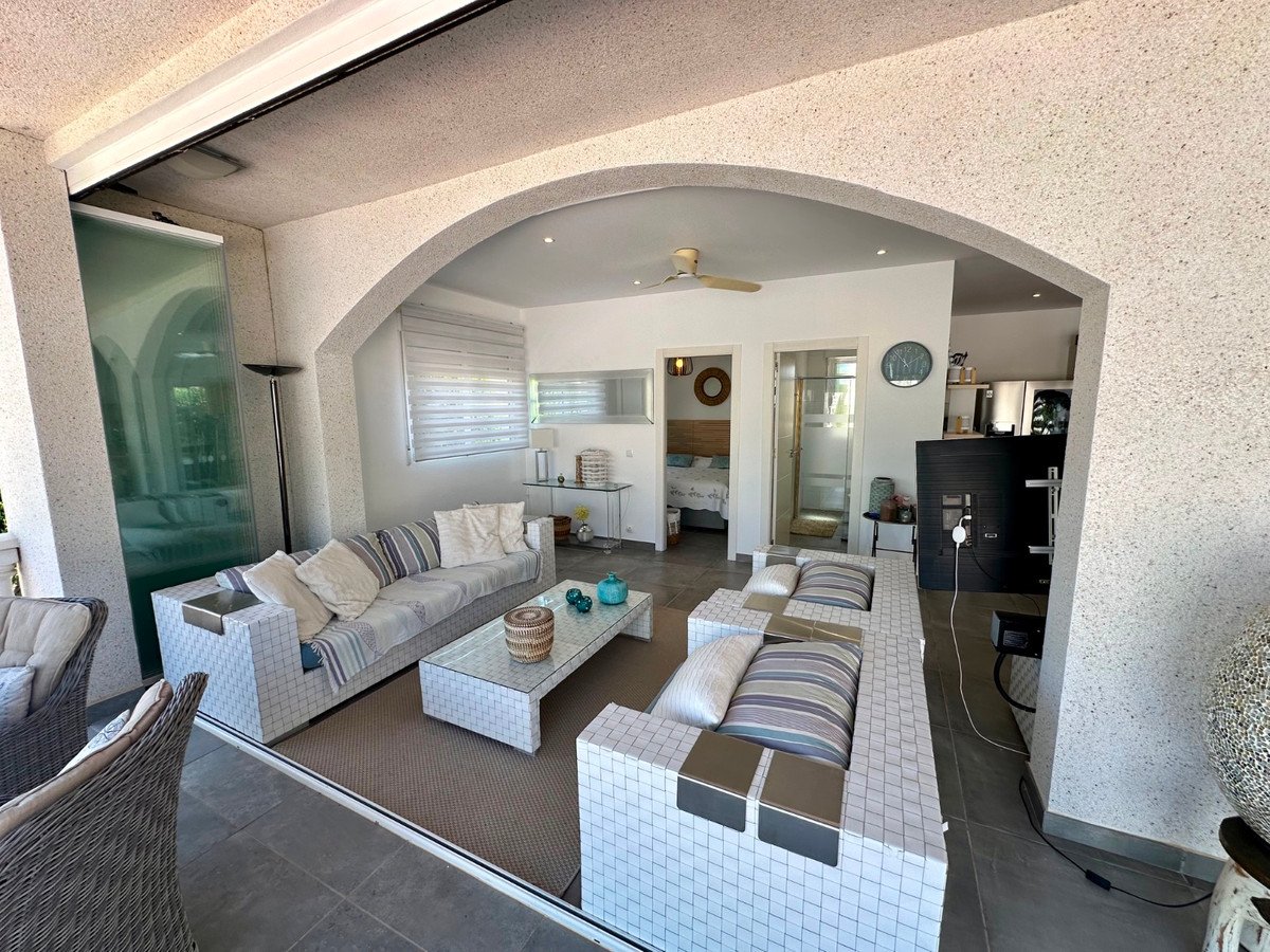 6 Bed Detached Villa in Ciudad Quesada