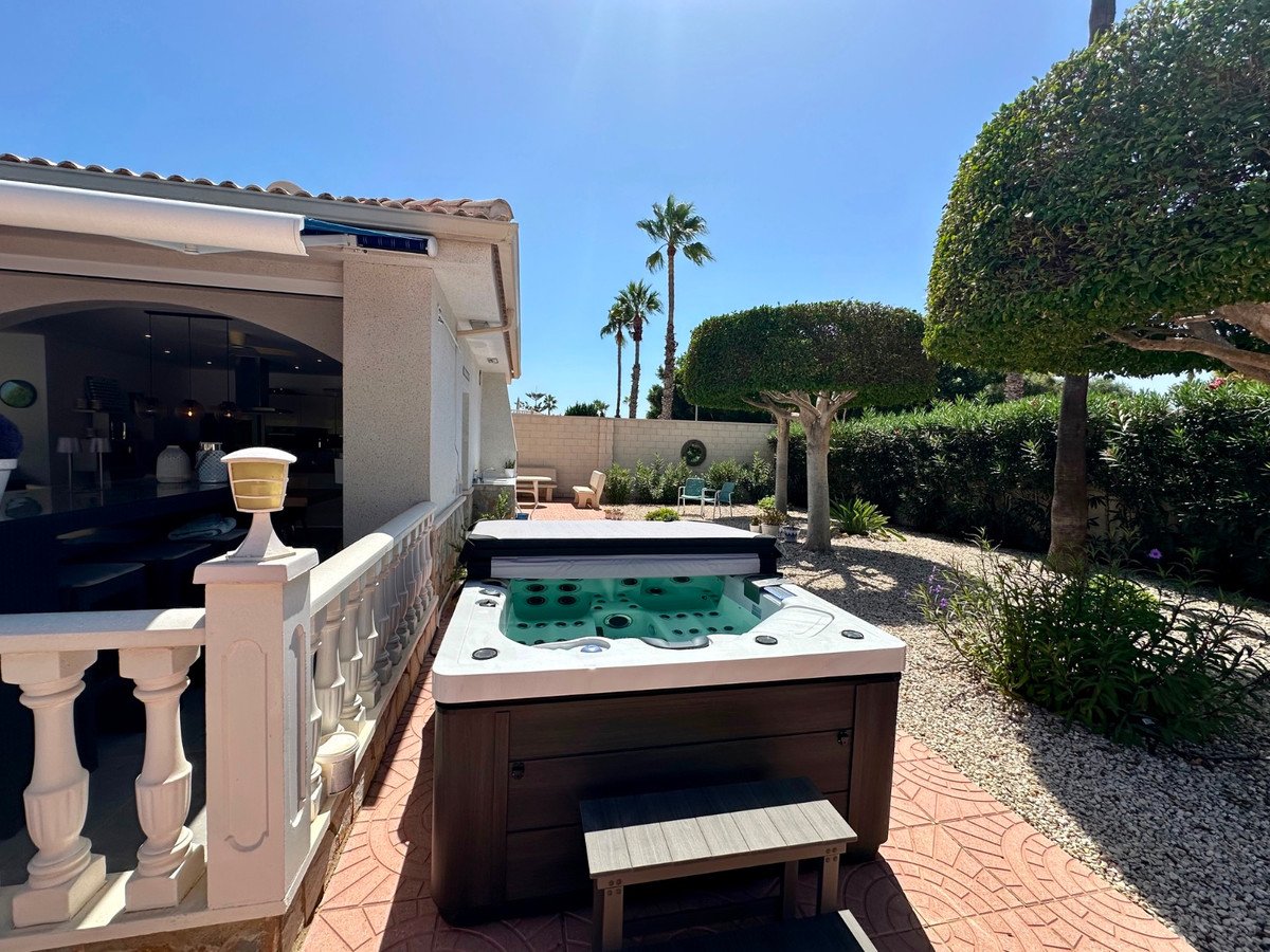 6 Bed Detached Villa in Ciudad Quesada
