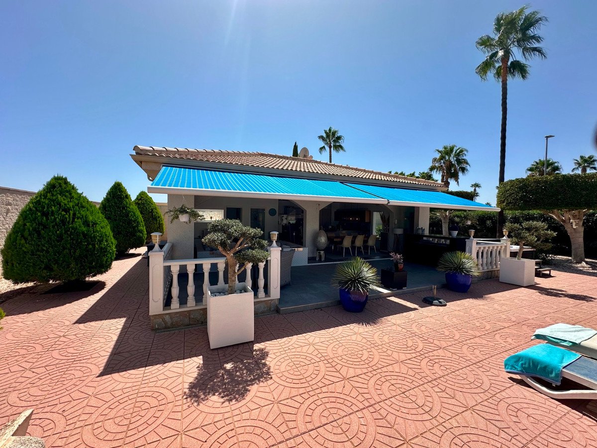 6 Bed Detached Villa in Ciudad Quesada