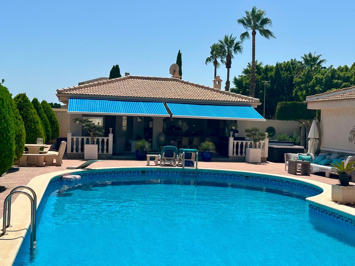 6 Bed Detached Villa in Ciudad Quesada