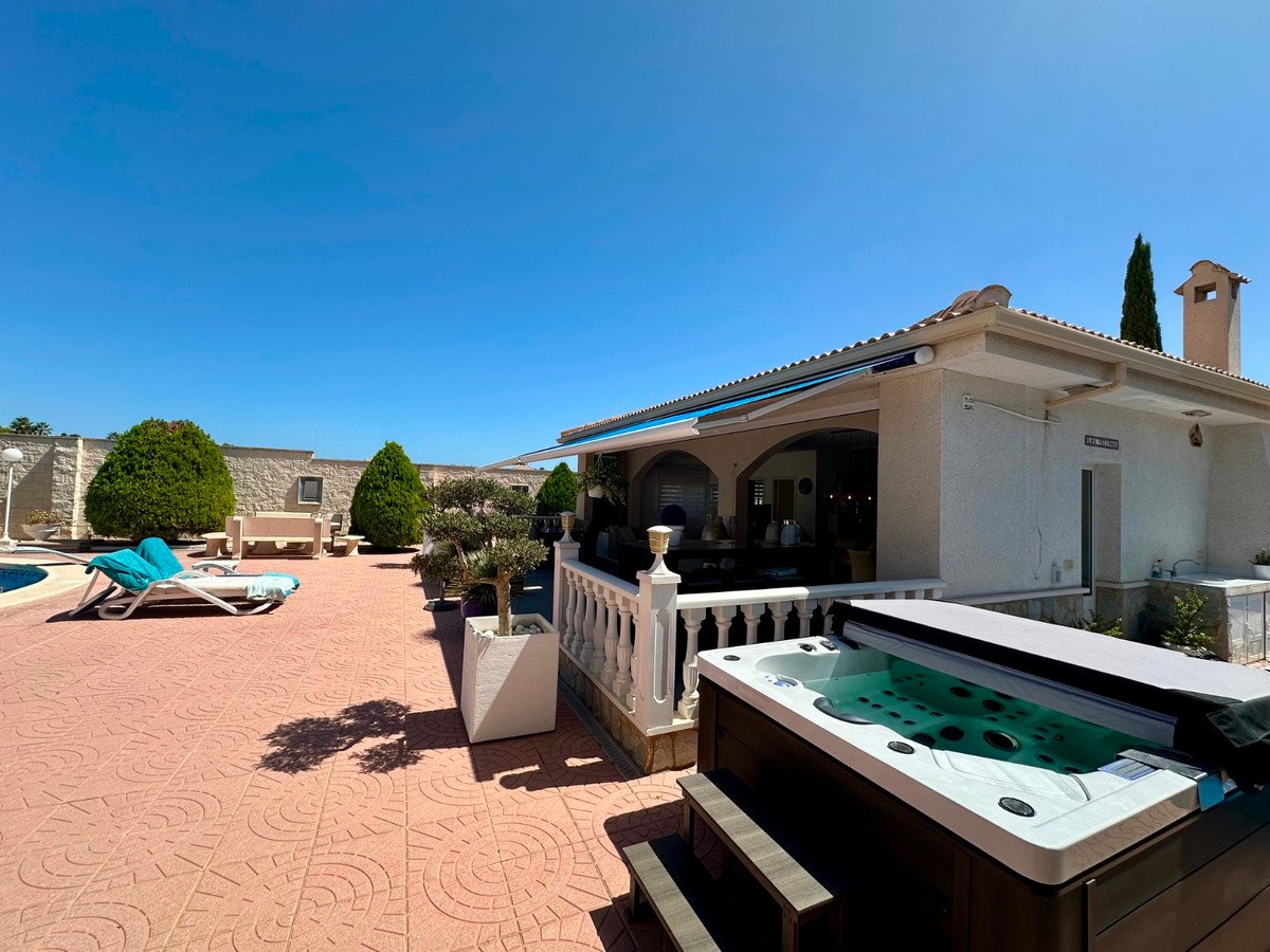6 Bed Detached Villa in Ciudad Quesada