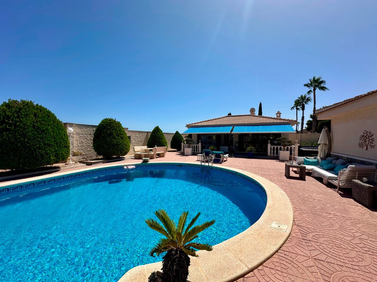 6 Bed Detached Villa in Ciudad Quesada