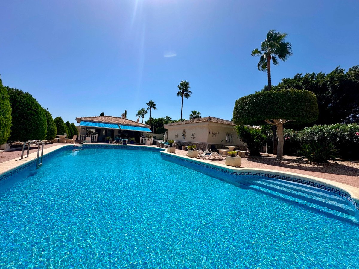 6 Bed Detached Villa in Ciudad Quesada