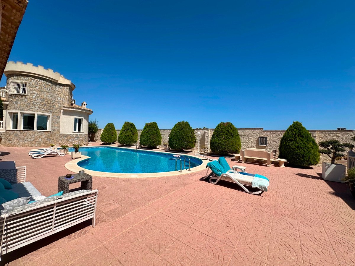 6 Bed Detached Villa in Ciudad Quesada