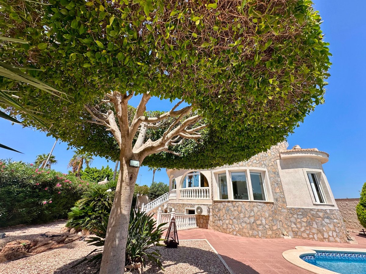 6 Bed Detached Villa in Ciudad Quesada