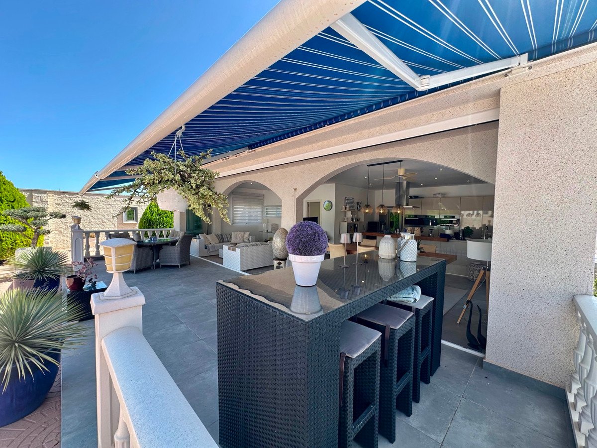 6 Bed Detached Villa in Ciudad Quesada