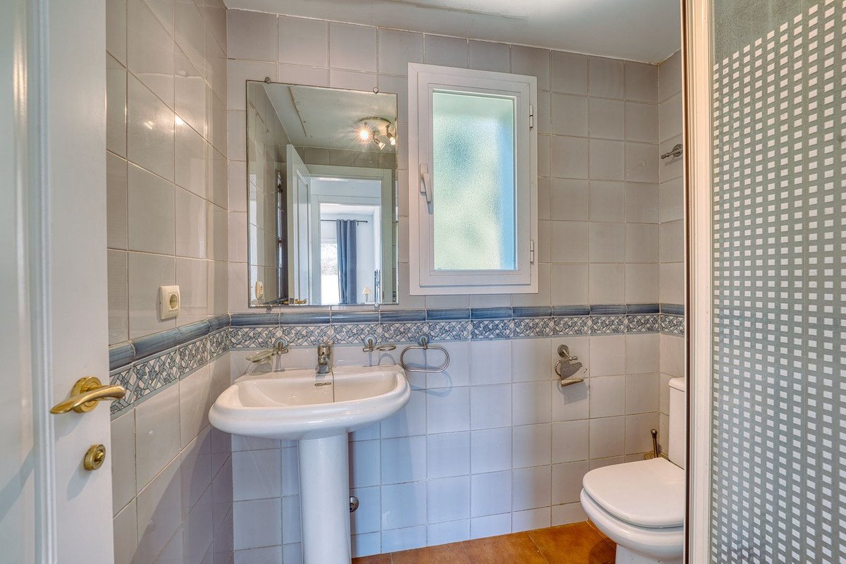 4 Bed Detached Villa in La Alcaidesa