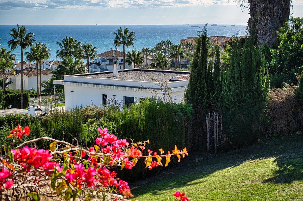 4 Bed Detached Villa in La Alcaidesa