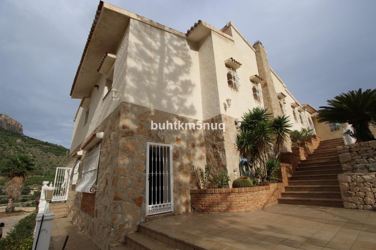 4 Bed Detached Villa in la Canuta