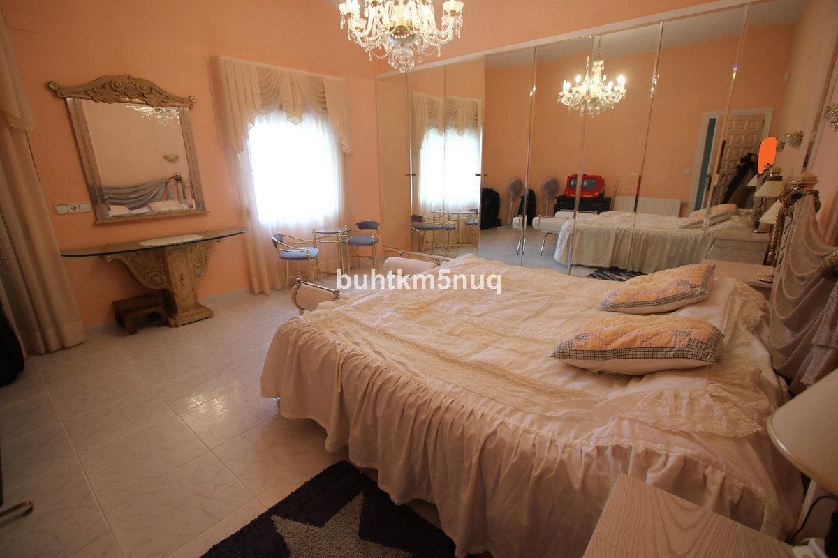 4 Bed Detached Villa in la Canuta