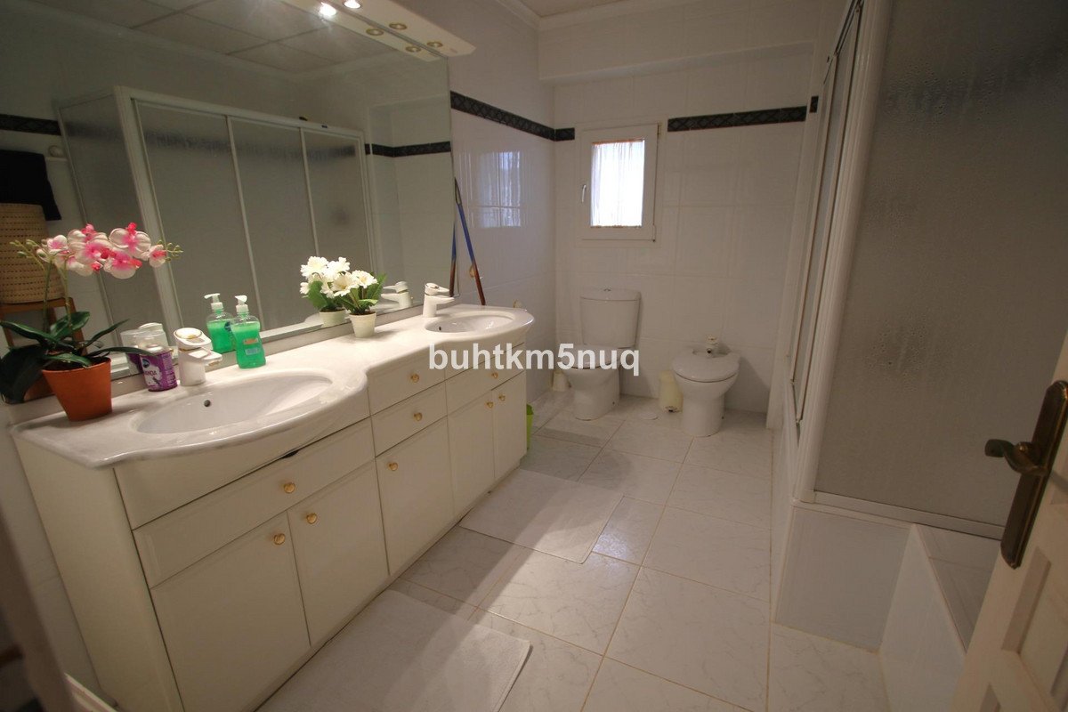 4 Bed Detached Villa in la Canuta
