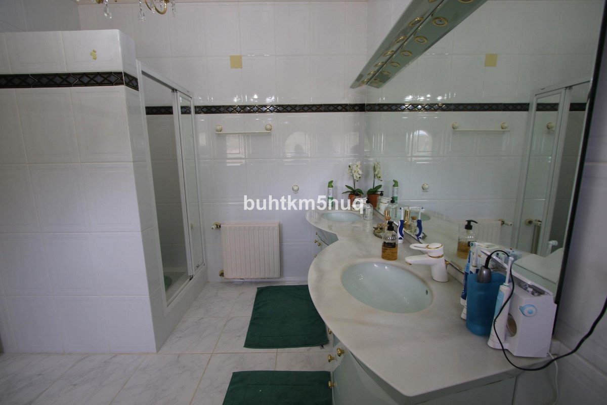 4 Bed Detached Villa in la Canuta