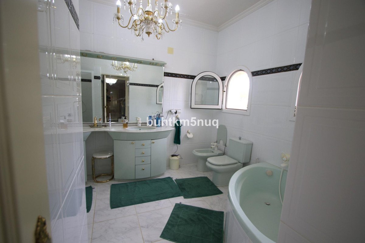 4 Bed Detached Villa in la Canuta