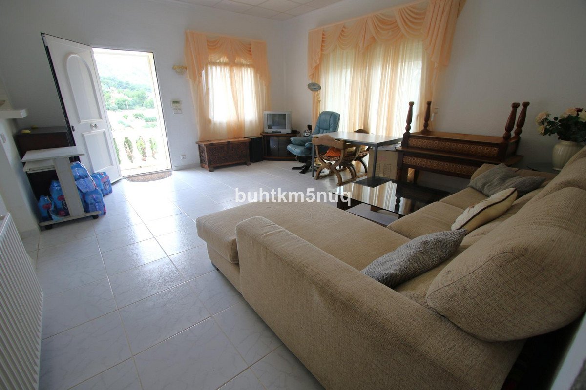 4 Bed Detached Villa in la Canuta