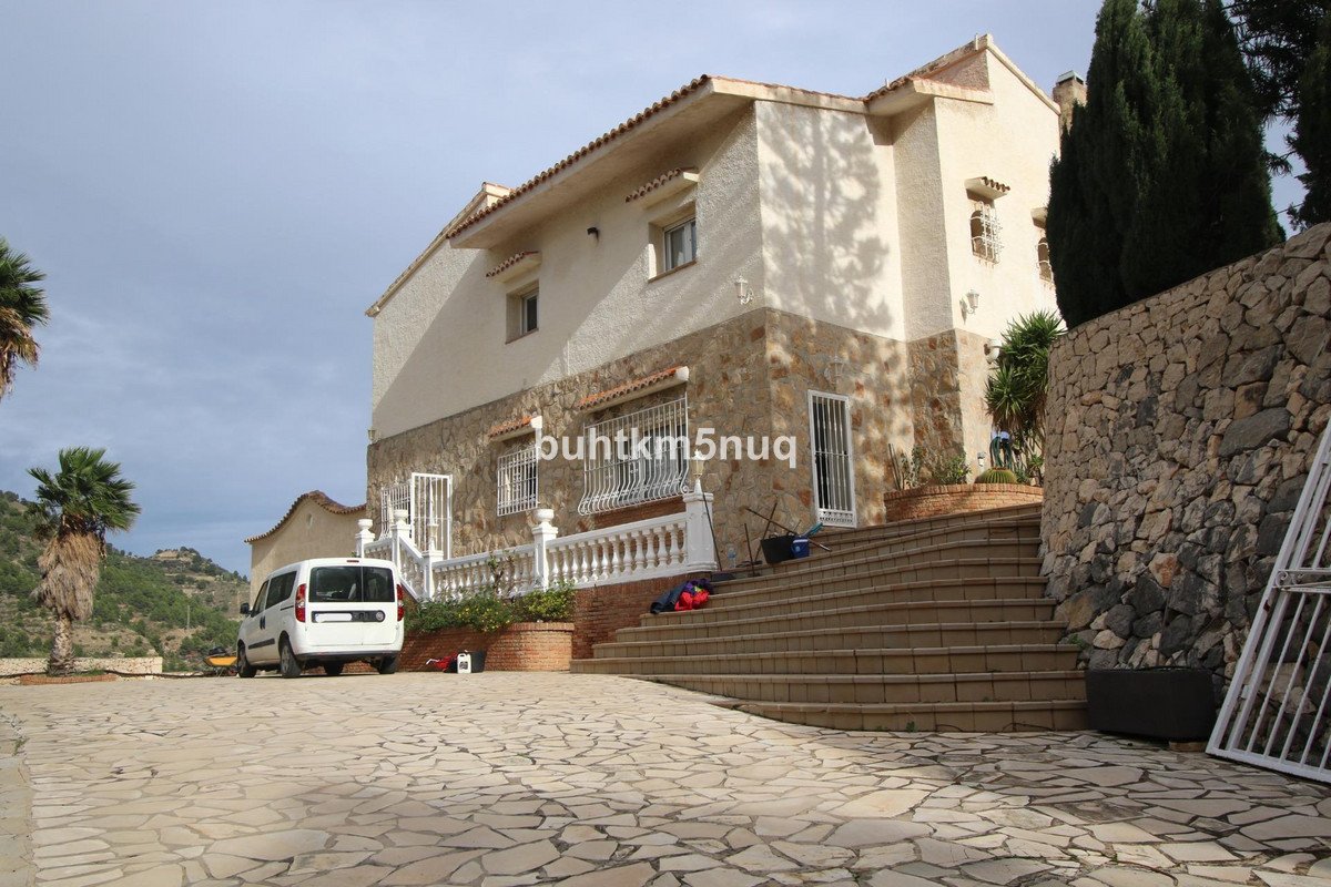 4 Bed Detached Villa in la Canuta