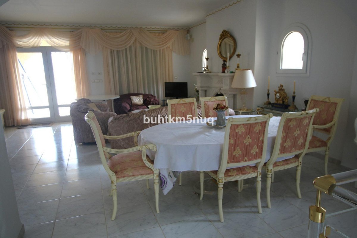 4 Bed Detached Villa in la Canuta