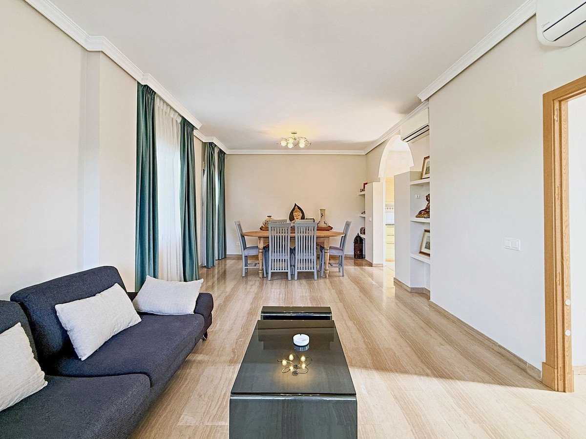 4 Bed Detached Villa in Guadalmina Baja