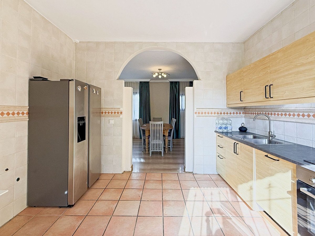 4 Bed Detached Villa in Guadalmina Baja