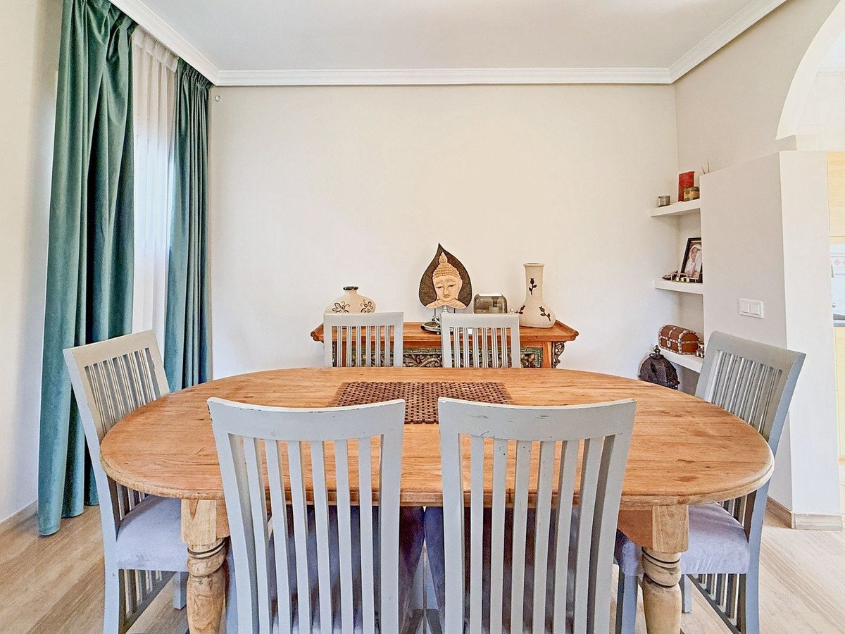 4 Bed Detached Villa in Guadalmina Baja