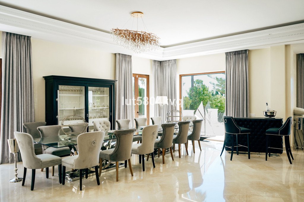 8 Bed Detached Villa in Sierra Blanca