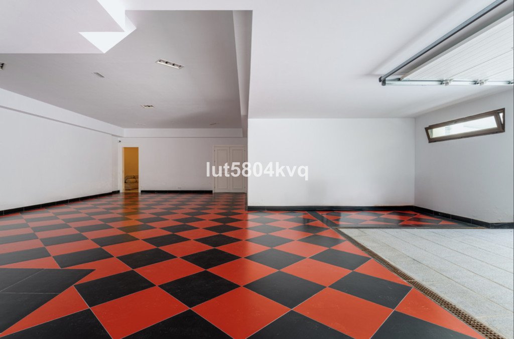 8 Bed Detached Villa in Sierra Blanca
