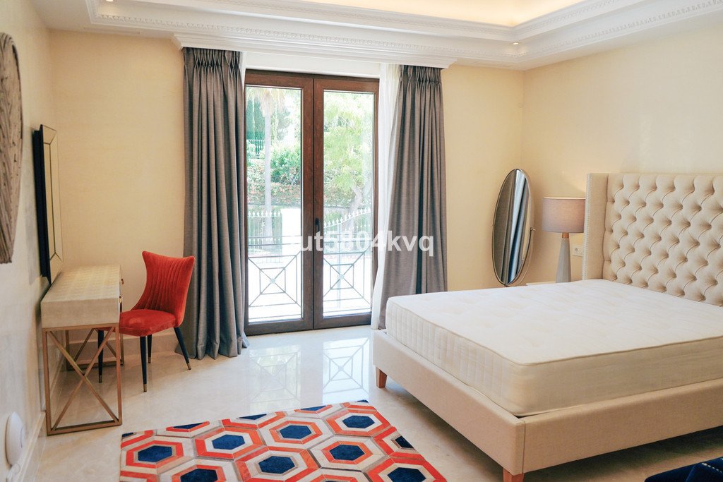 8 Bed Detached Villa in Sierra Blanca