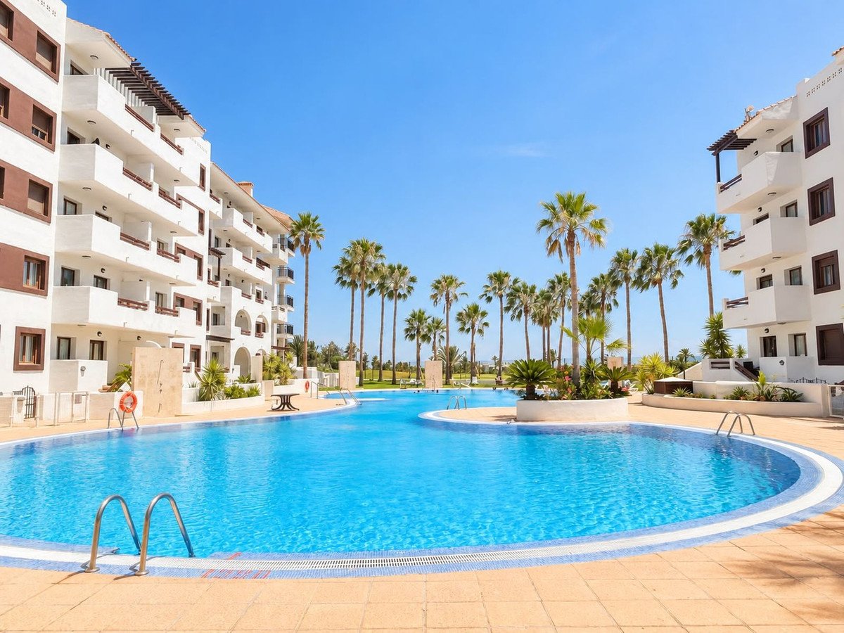2 Bed Middle Floor Apartment in Los Alcazares