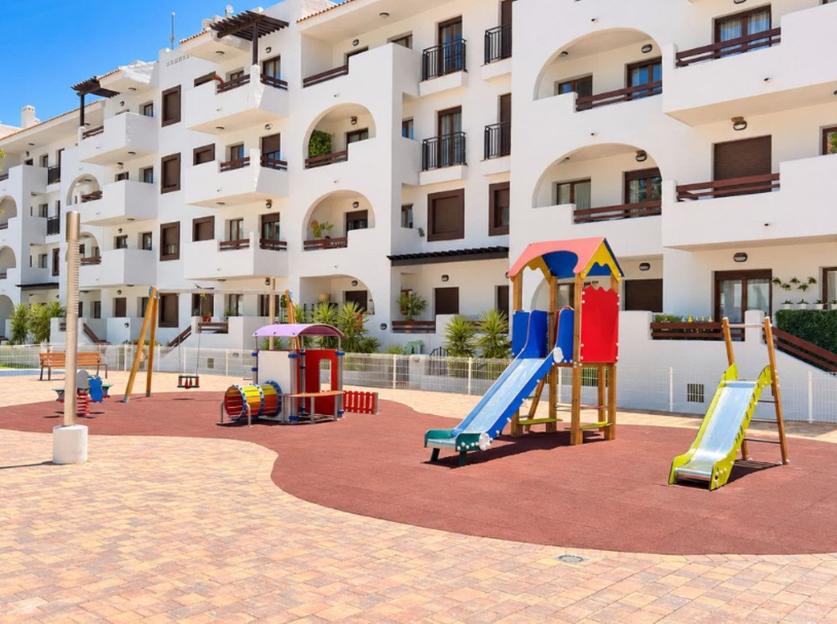 2 Bed Middle Floor Apartment in Los Alcazares