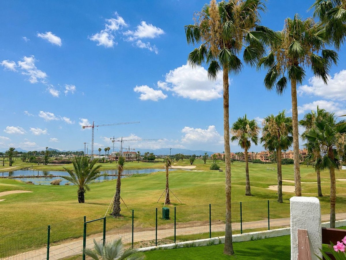 2 Bed Middle Floor Apartment in Los Alcazares