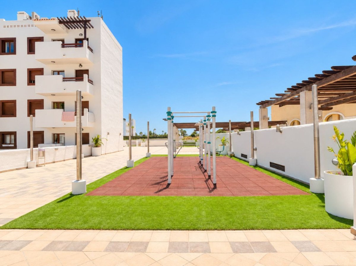 2 Bed Middle Floor Apartment in Los Alcazares