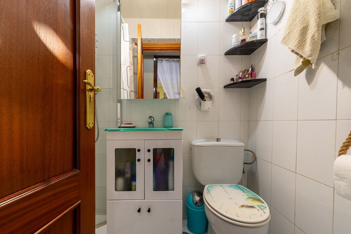 2 Bed Middle Floor Apartment in Fuengirola