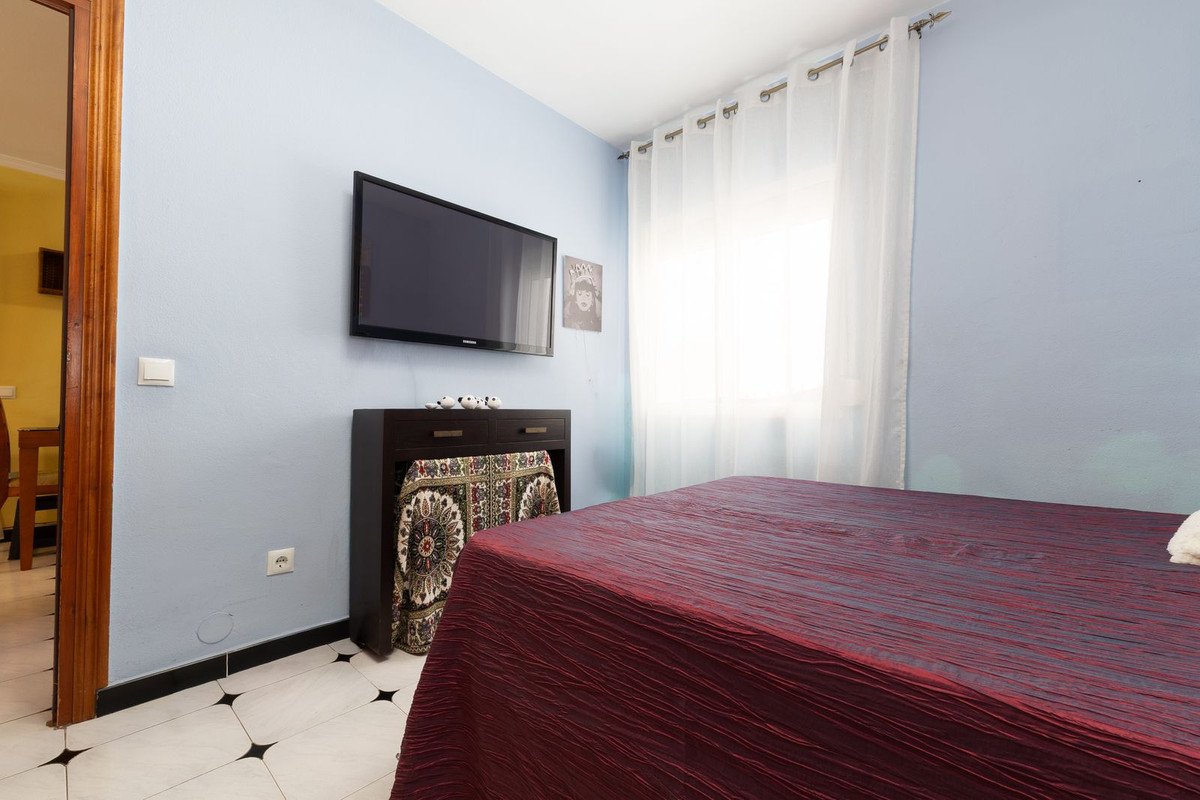 2 Bed Middle Floor Apartment in Fuengirola
