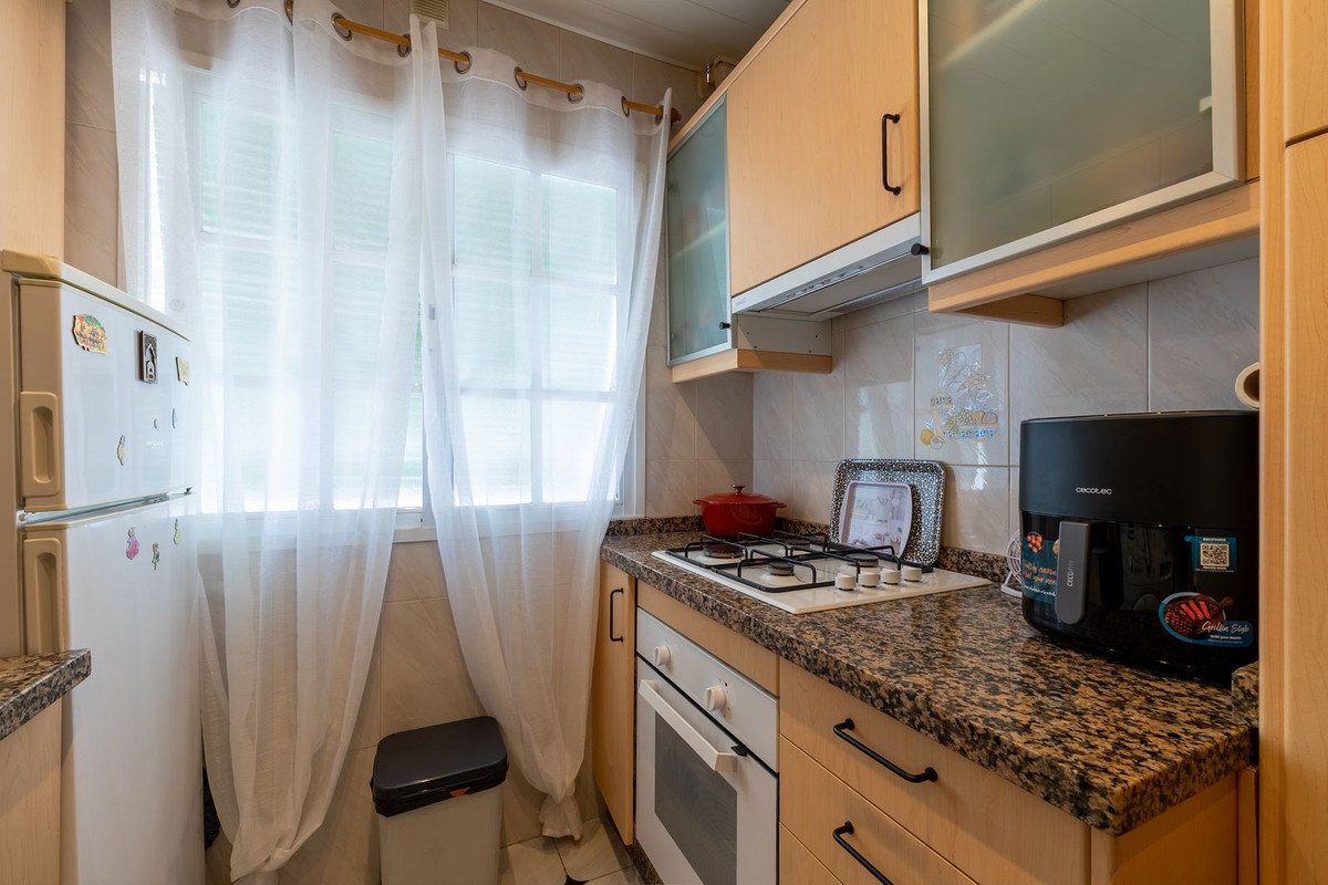 2 Bed Middle Floor Apartment in Fuengirola