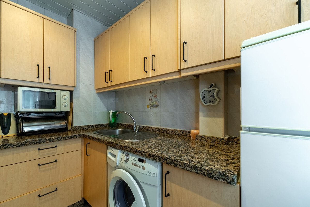 2 Bed Middle Floor Apartment in Fuengirola