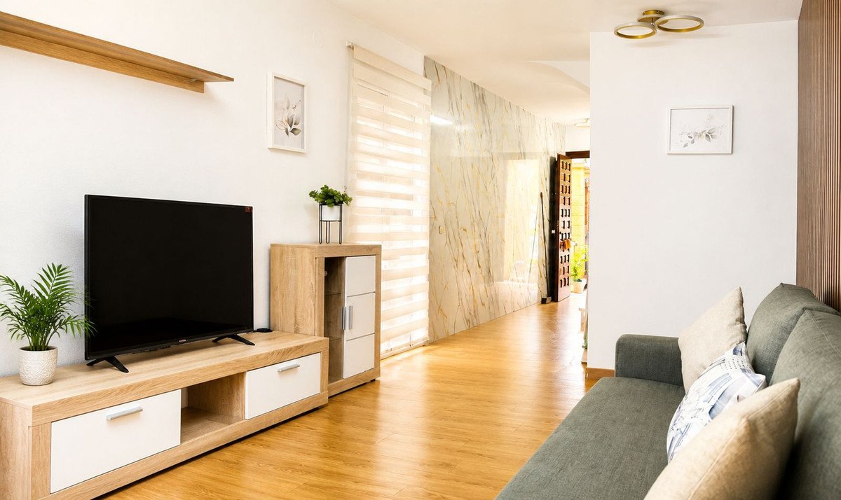 3 Bed Semi-Detached House in San Luis de Sabinillas